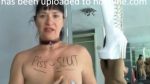 Total versaute PISS-SLUT Angi trinkt alle Pisse